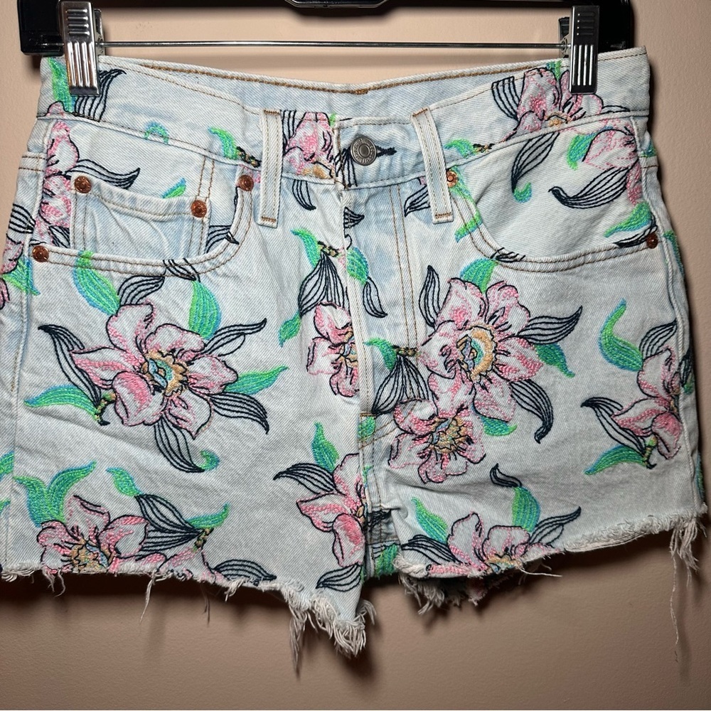 Levi’s 501 Button Fly Floral Garden Print Denim Shorts Size 26 - Picture 3 of 16